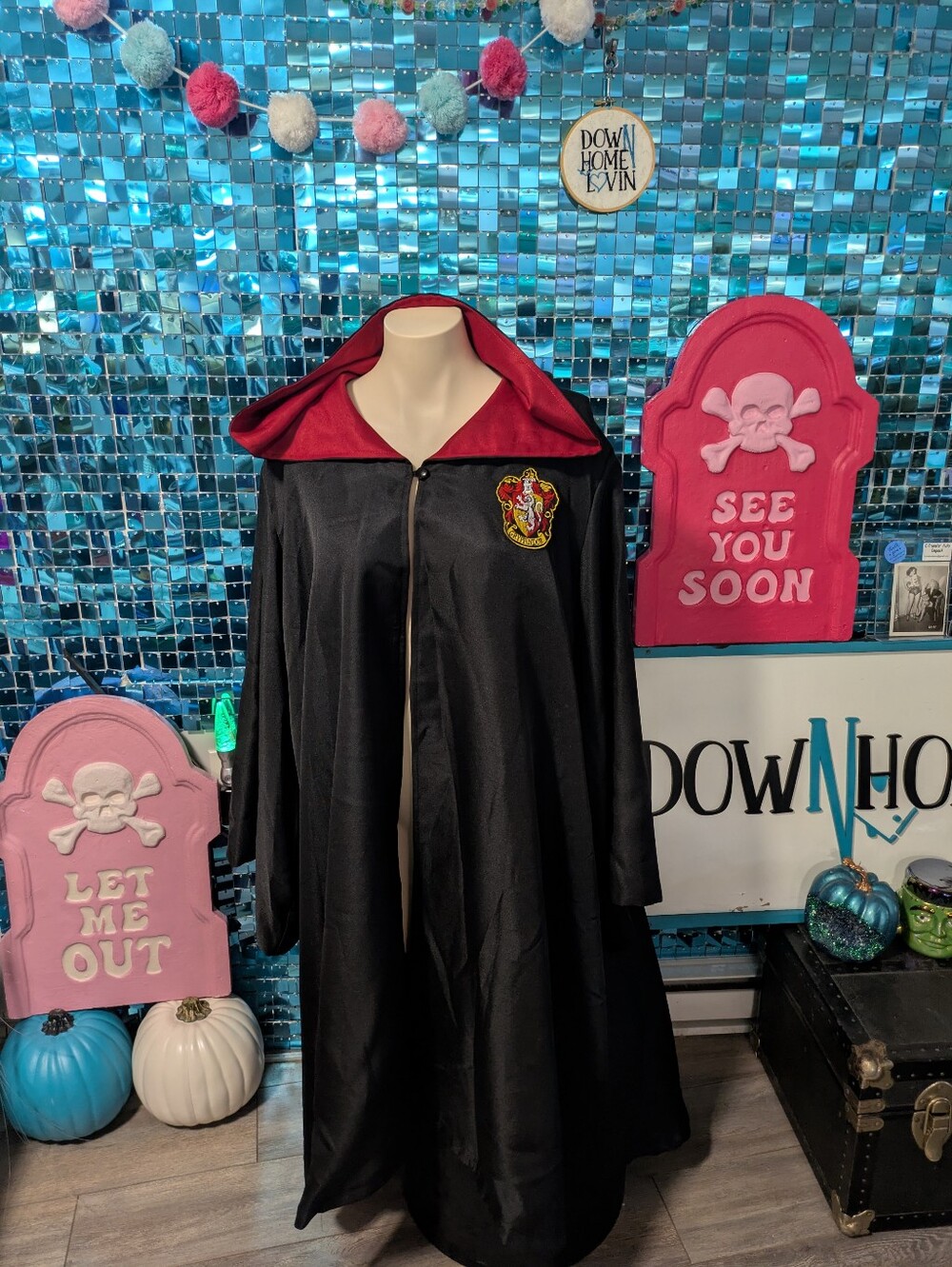Quality Gryffindor Cape - Unisex